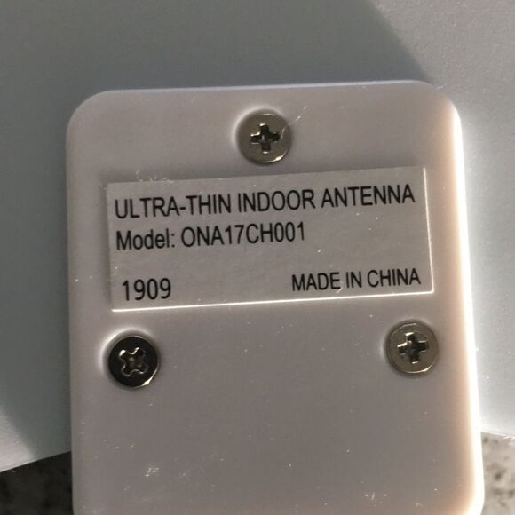 HD TV indoor Antenna - cut the cord for cable and get all the free channels - Picture 3 of 3